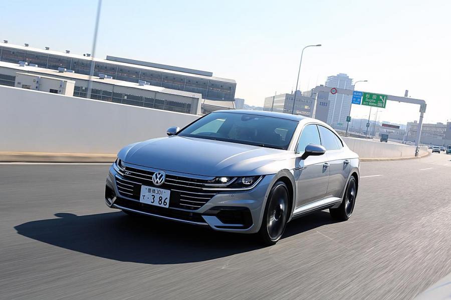  Volkswagen Arteon 4Motion R-Line 2017 года  (JP) (фото 7 из 10)